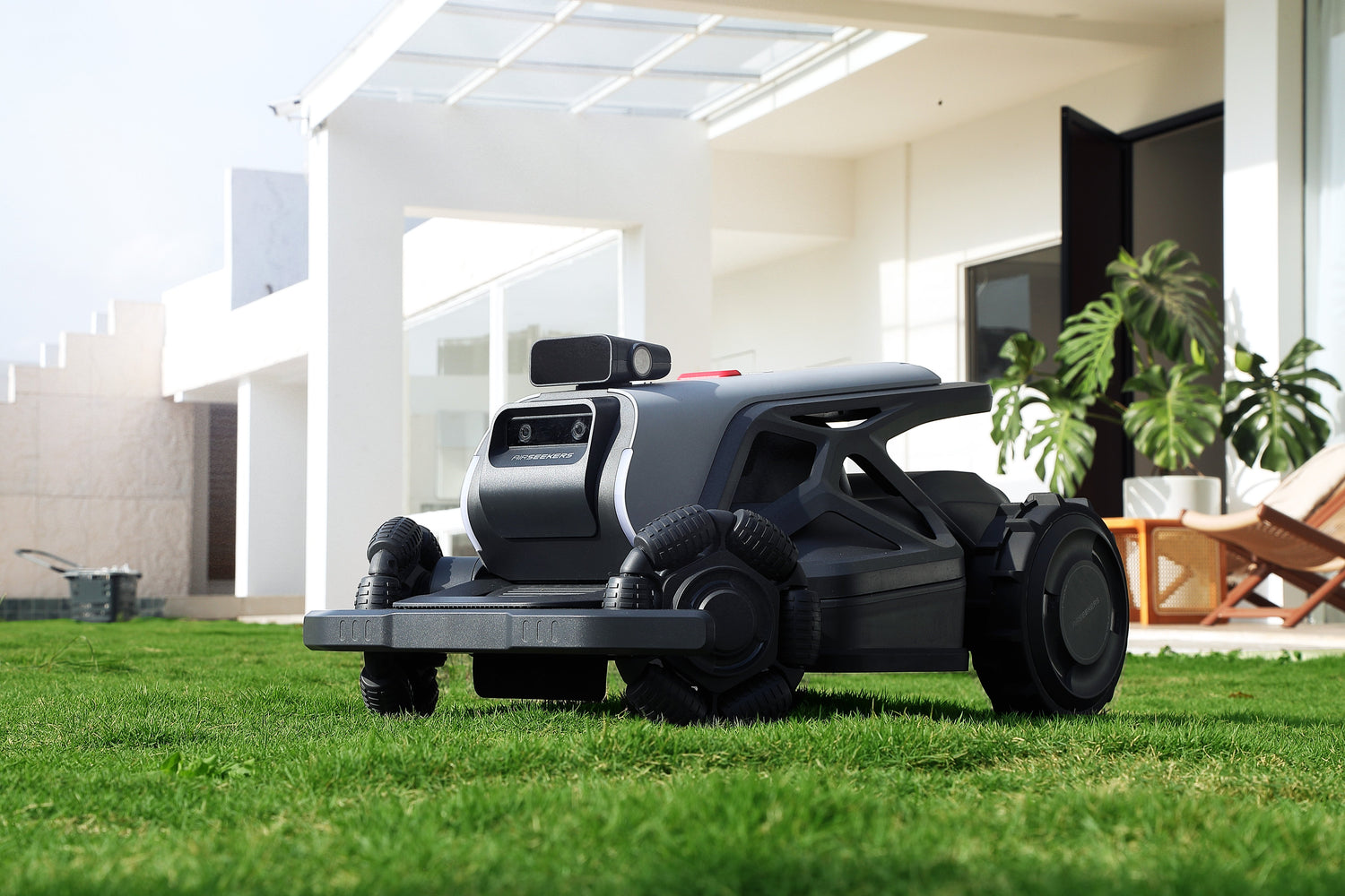 Airseekers Tron – A Smarter Way To Keep Your Lawn Beautiful